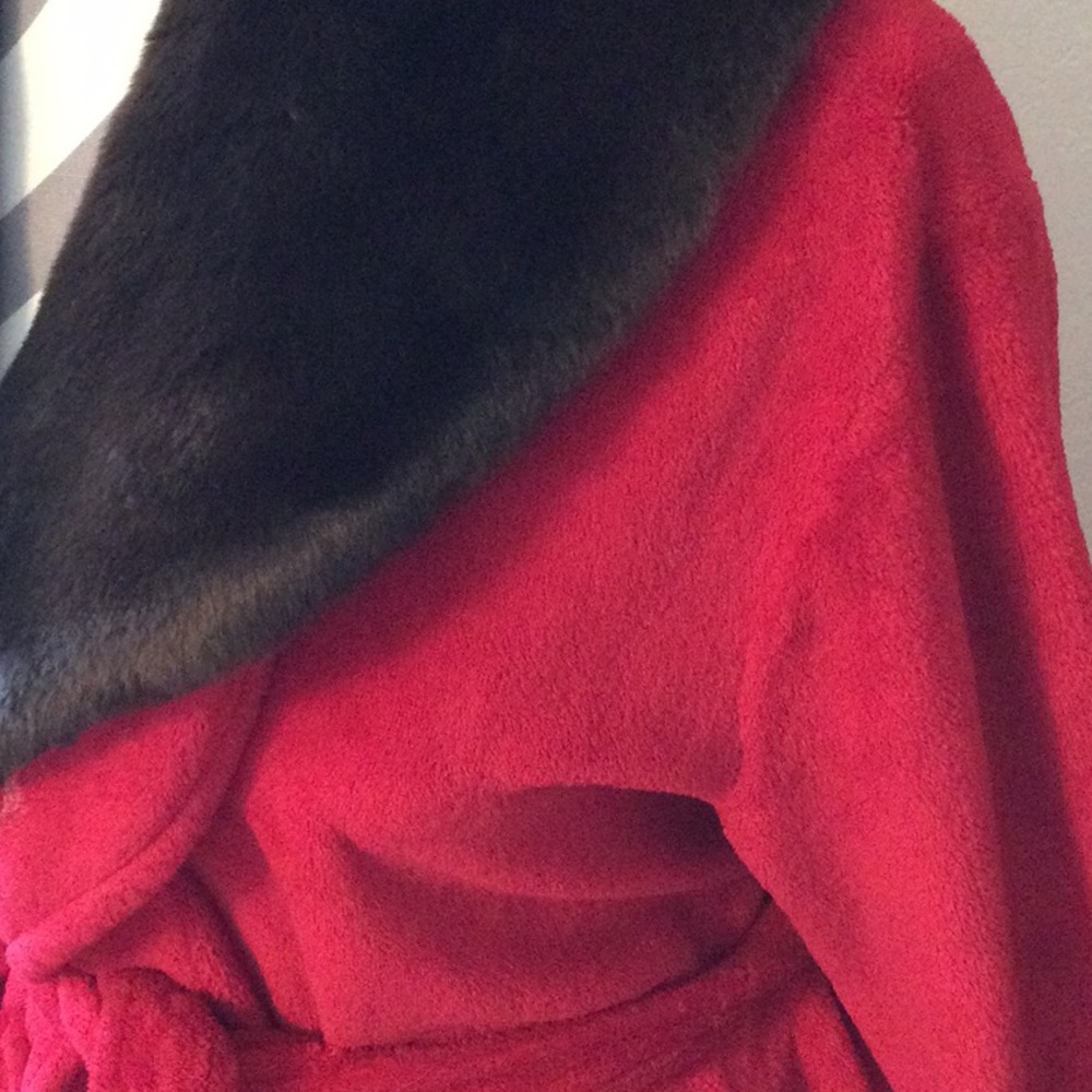 DIY ‘king’ robe with crown - Picture 10 of 13
